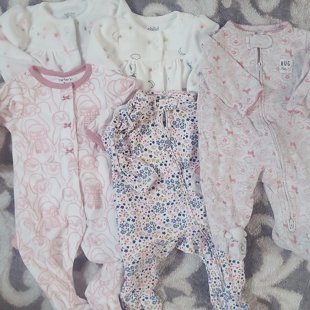 Baby Girl Lot.  Mostly 0-3/3m. Over 50 Items - Picture 3 of 9